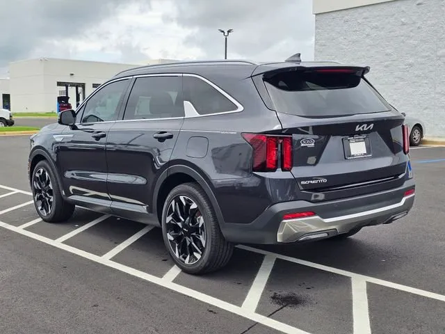 2025 Kia Sorento EX thumbnail 13