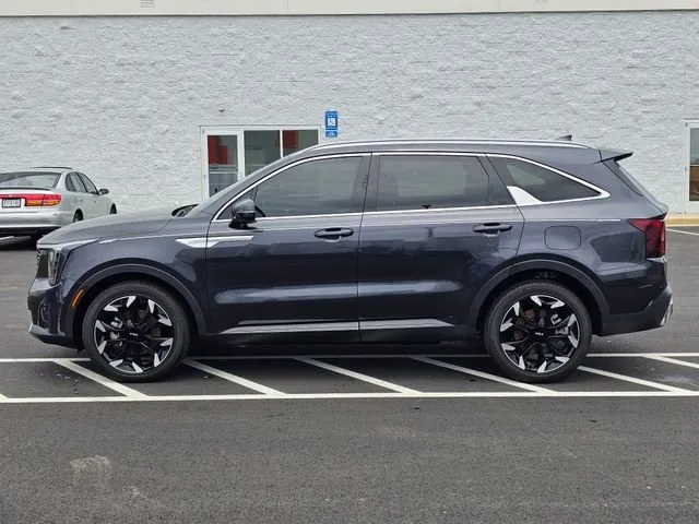 2025 Kia Sorento EX thumbnail 14