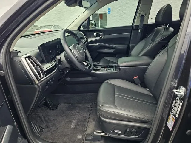 2025 Kia Sorento EX thumbnail 17