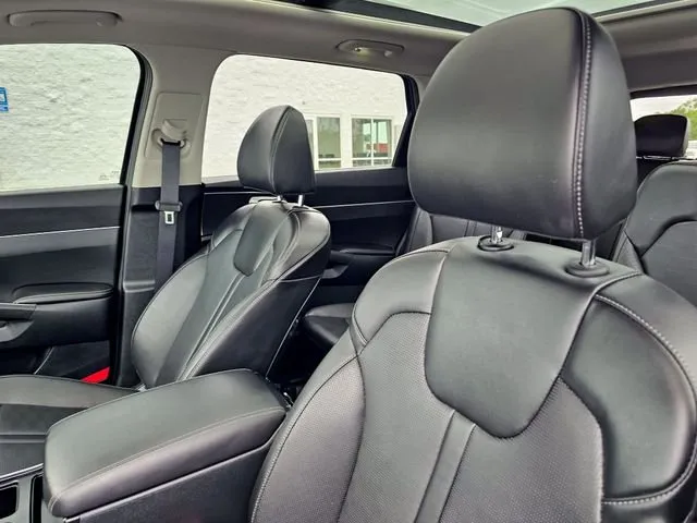 2025 Kia Sorento EX thumbnail 18