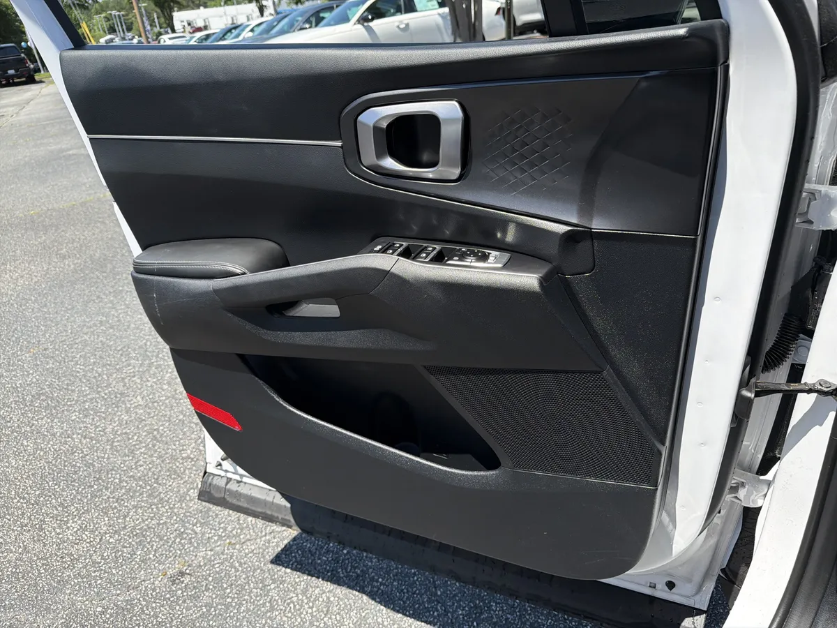 2025 Kia Sorento EX thumbnail 15