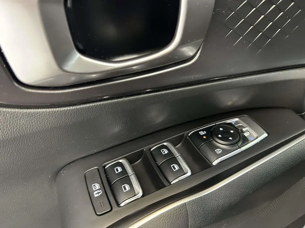 2025 Kia Sorento LX thumbnail 17