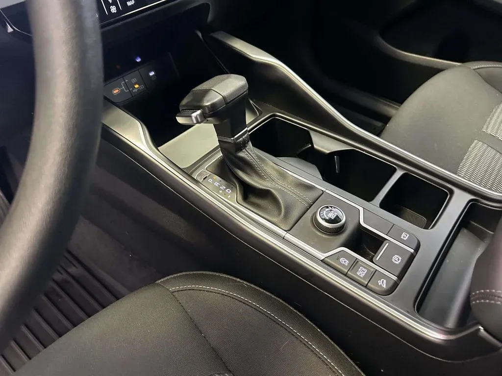 2025 Kia Sorento LX thumbnail 19