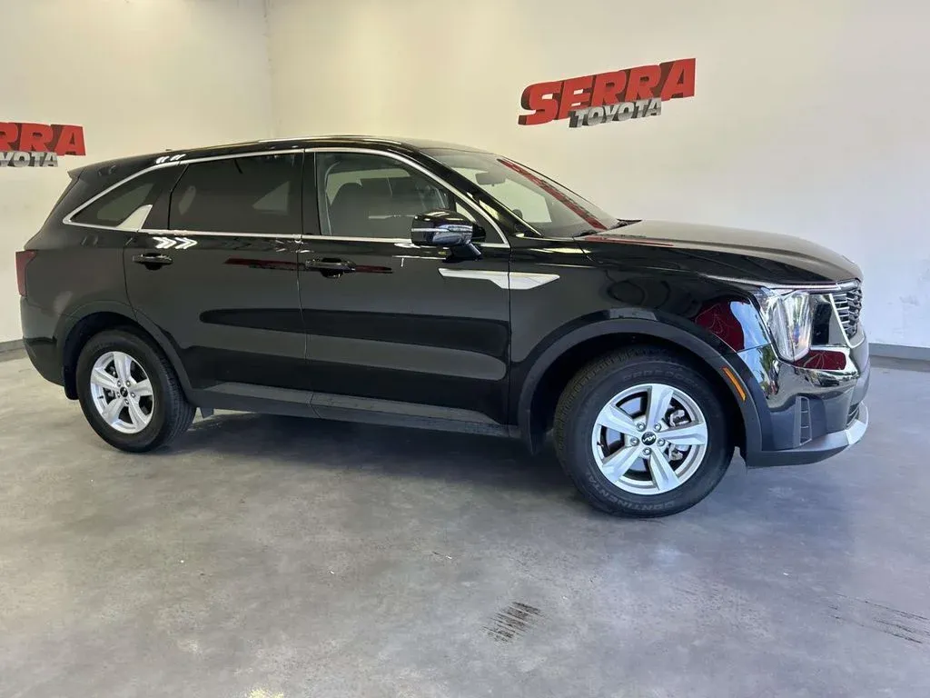 2025 Kia Sorento LX thumbnail 2