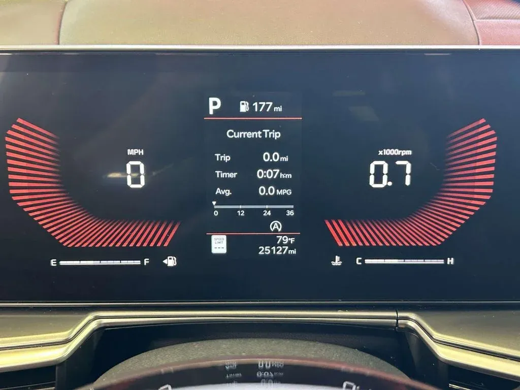 2025 Kia Sorento LX thumbnail 25