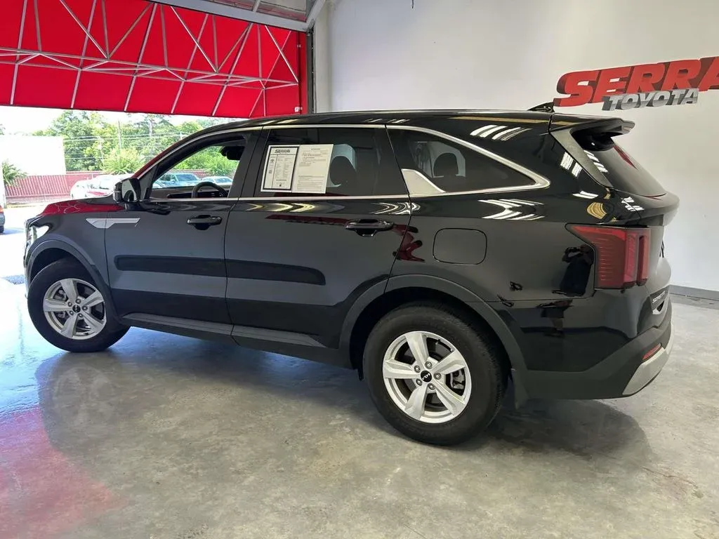 2025 Kia Sorento LX thumbnail 6