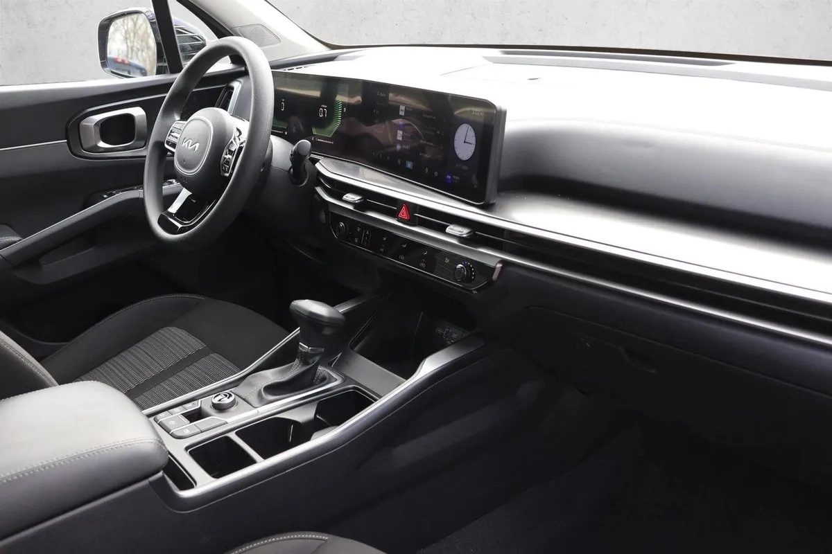 2025 Kia Sorento LX thumbnail 27