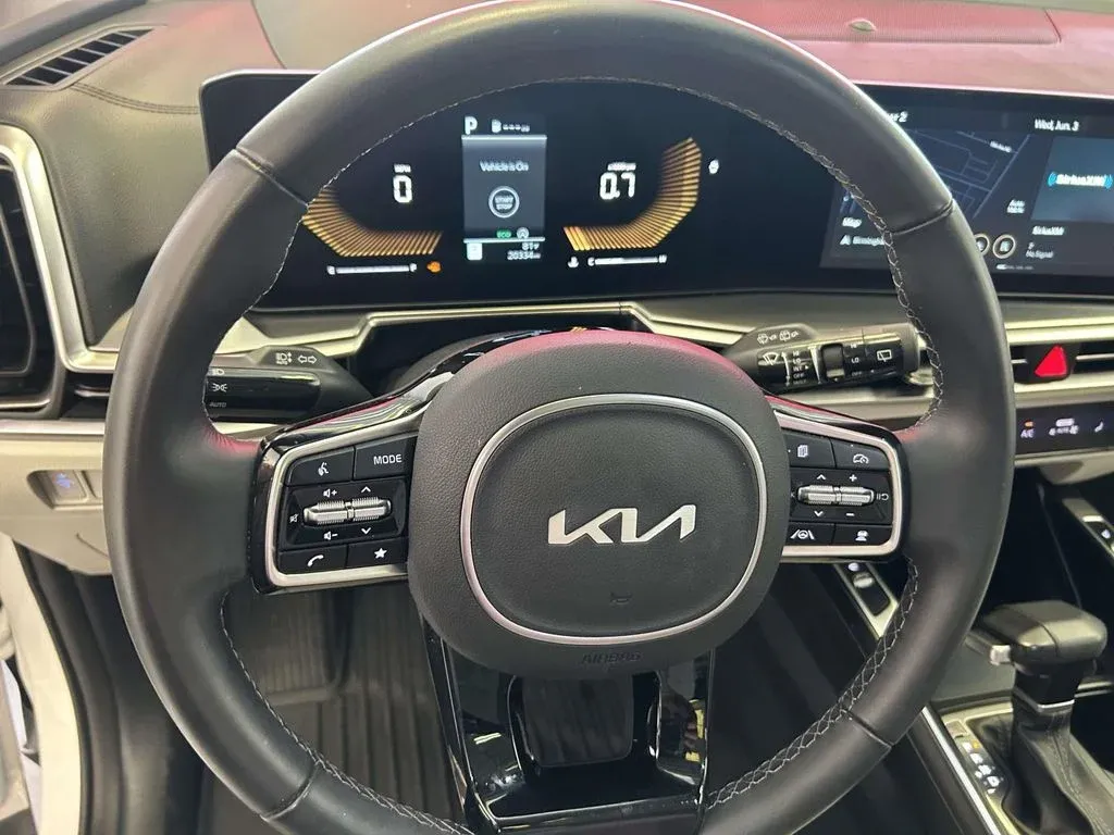 2025 Kia Sorento S thumbnail 19