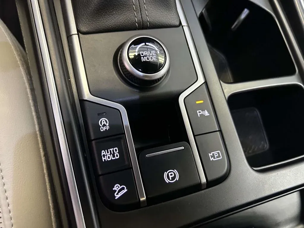 2025 Kia Sorento S thumbnail 22
