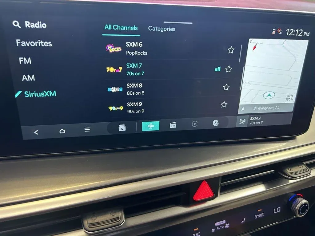 2025 Kia Sorento S thumbnail 26