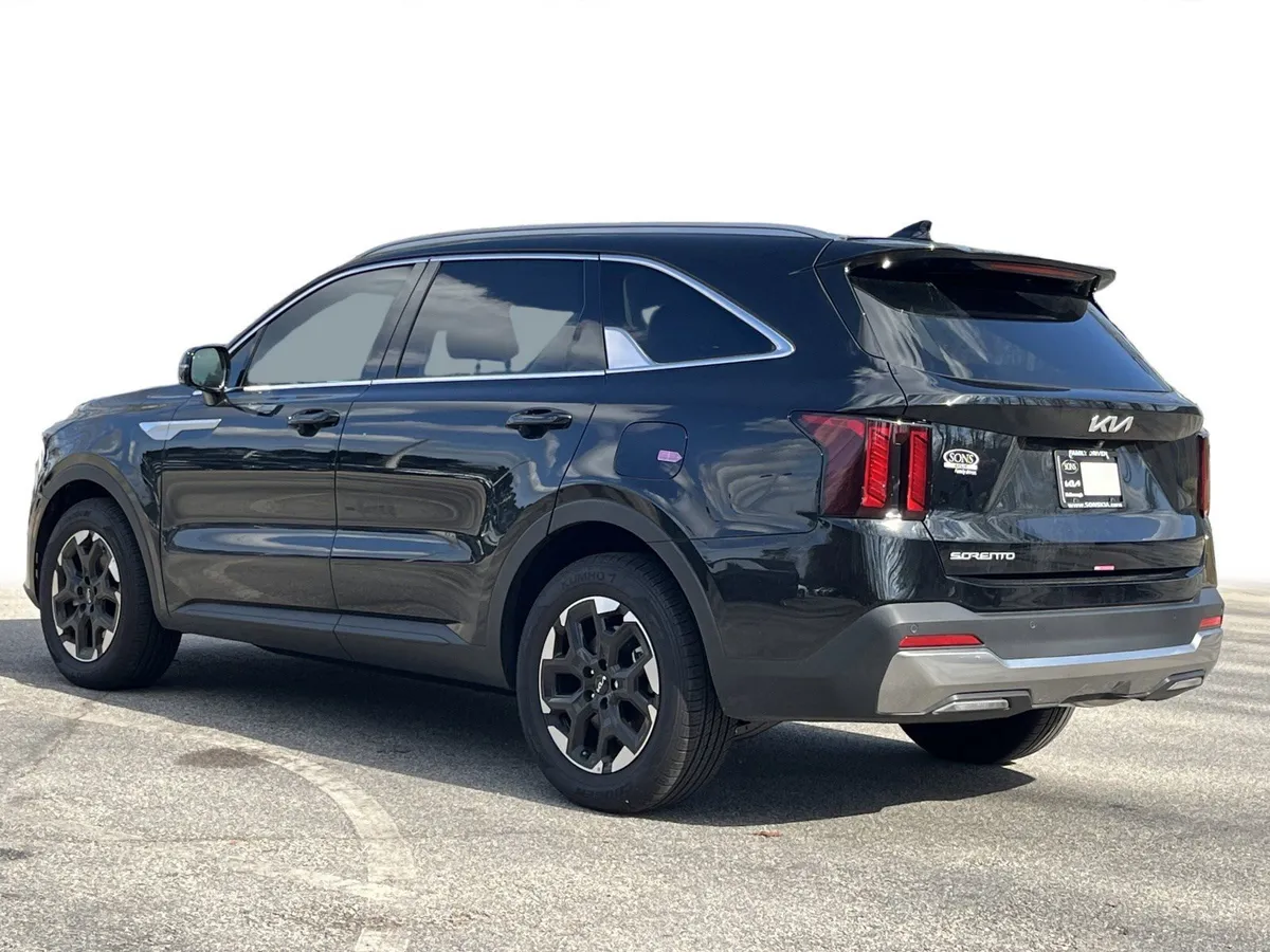 2025 Kia Sorento S thumbnail 20