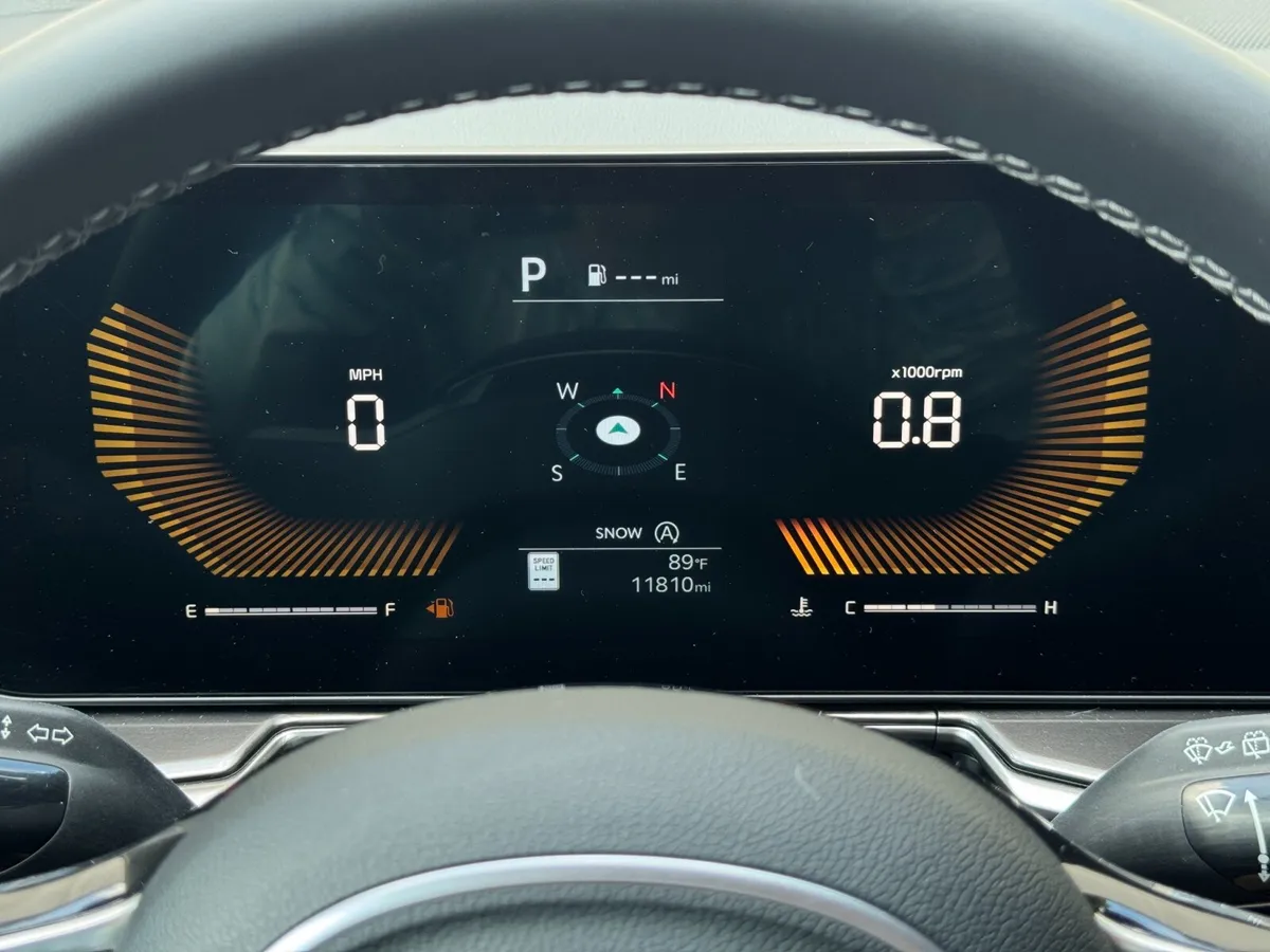 2025 Kia Sorento S thumbnail 18