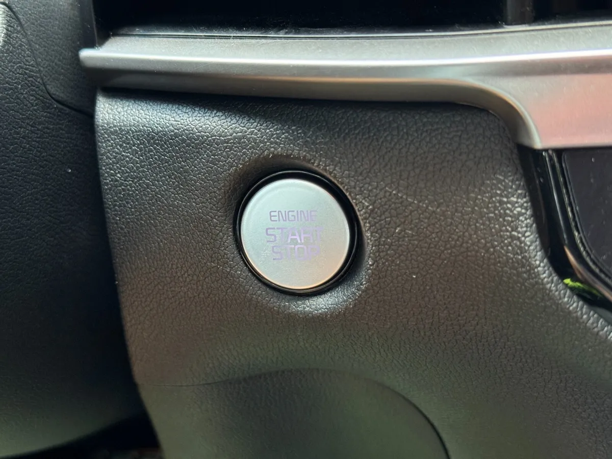2025 Kia Sorento S thumbnail 22
