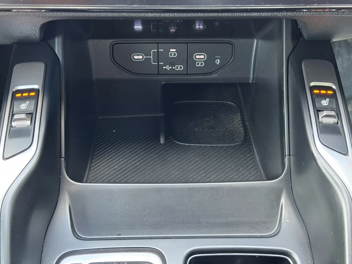 2025 Kia Sorento S thumbnail 29