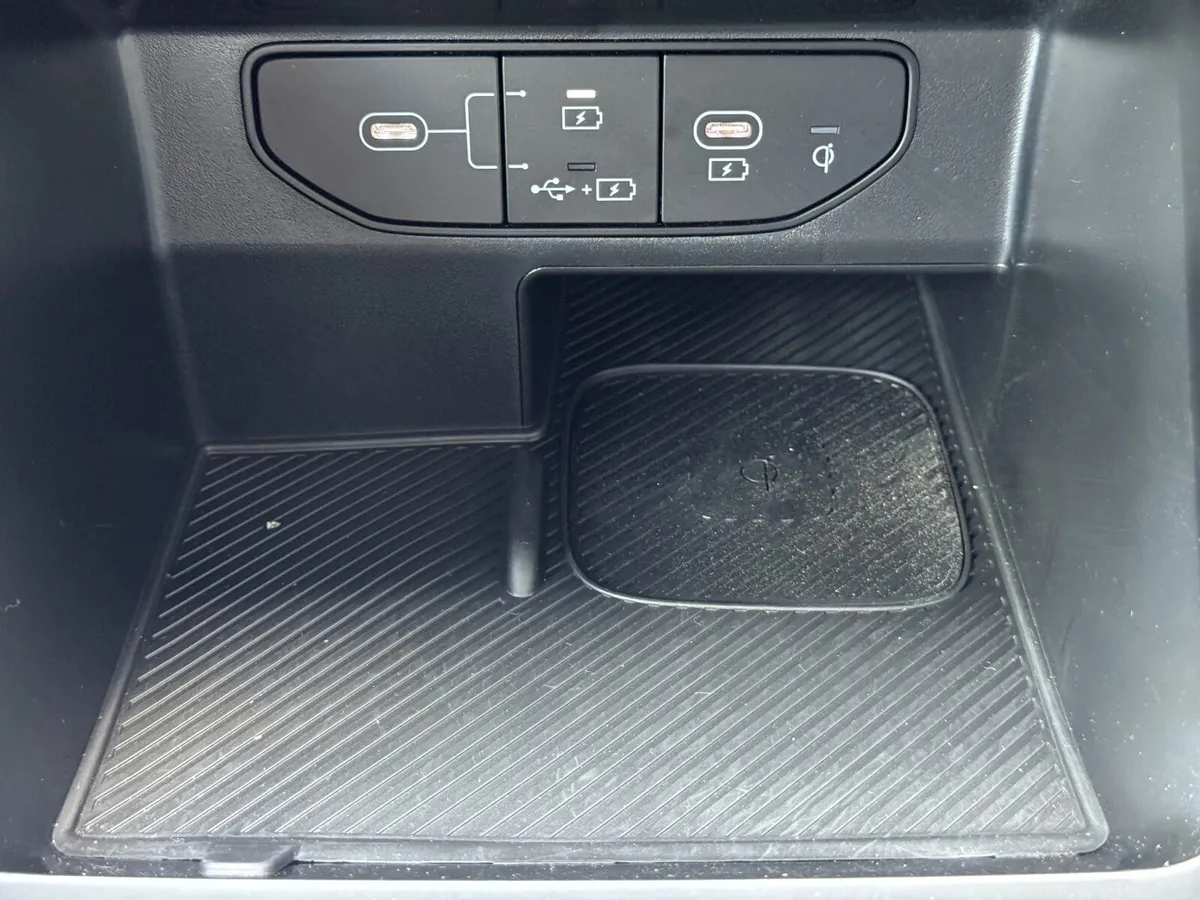2025 Kia Sorento S thumbnail 30