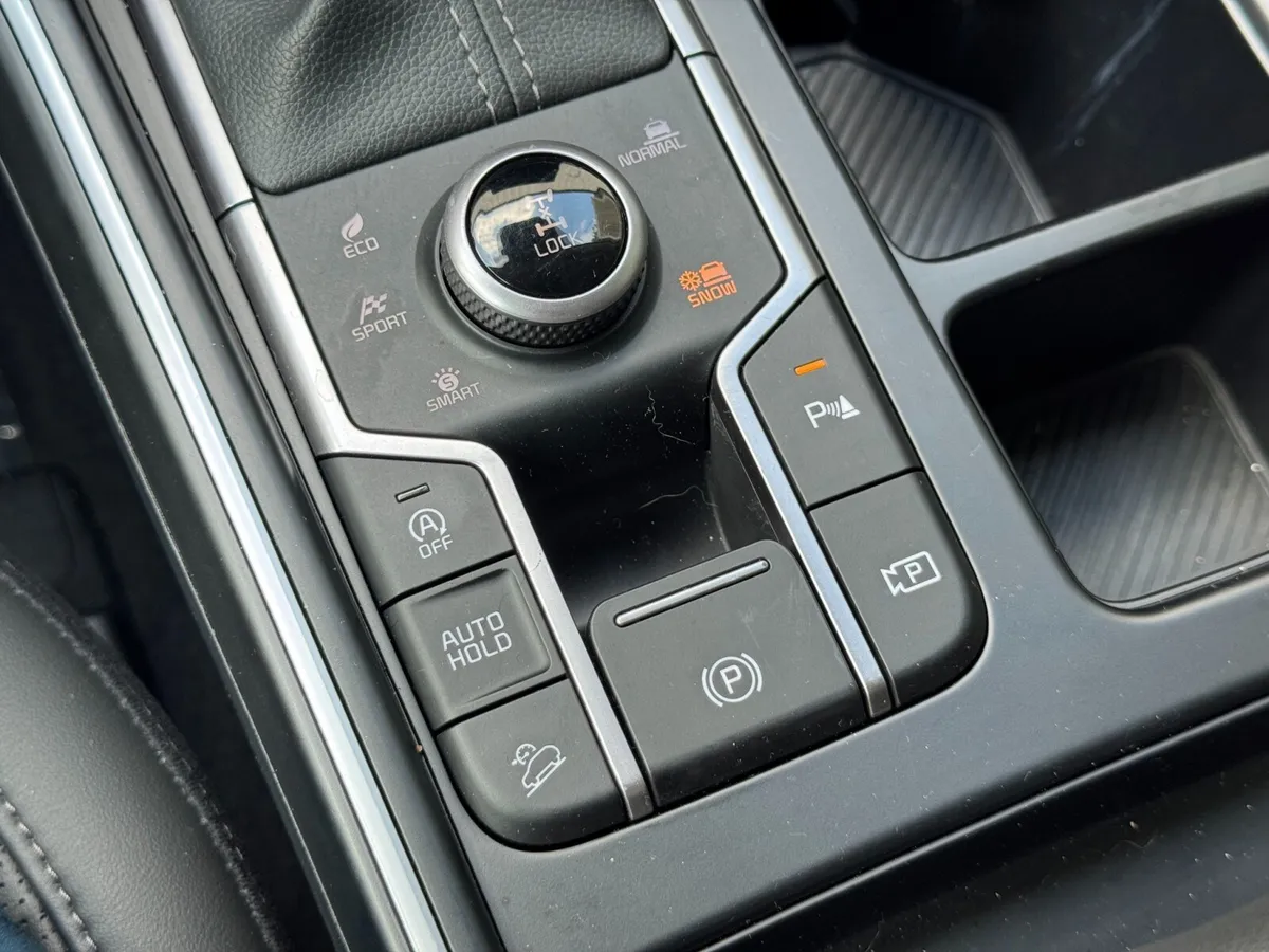 2025 Kia Sorento S thumbnail 32