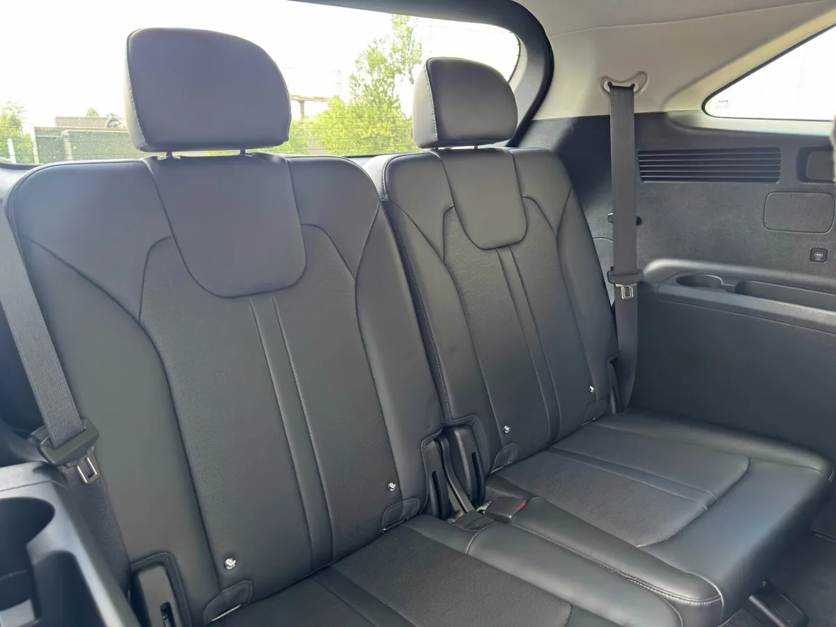 2025 Kia Sorento S thumbnail 38