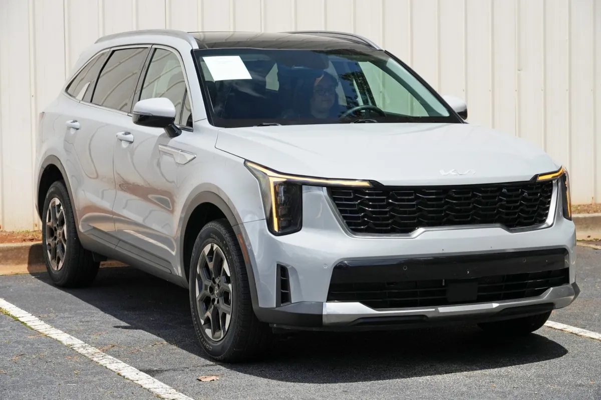 2025 Kia Sorento S thumbnail 53