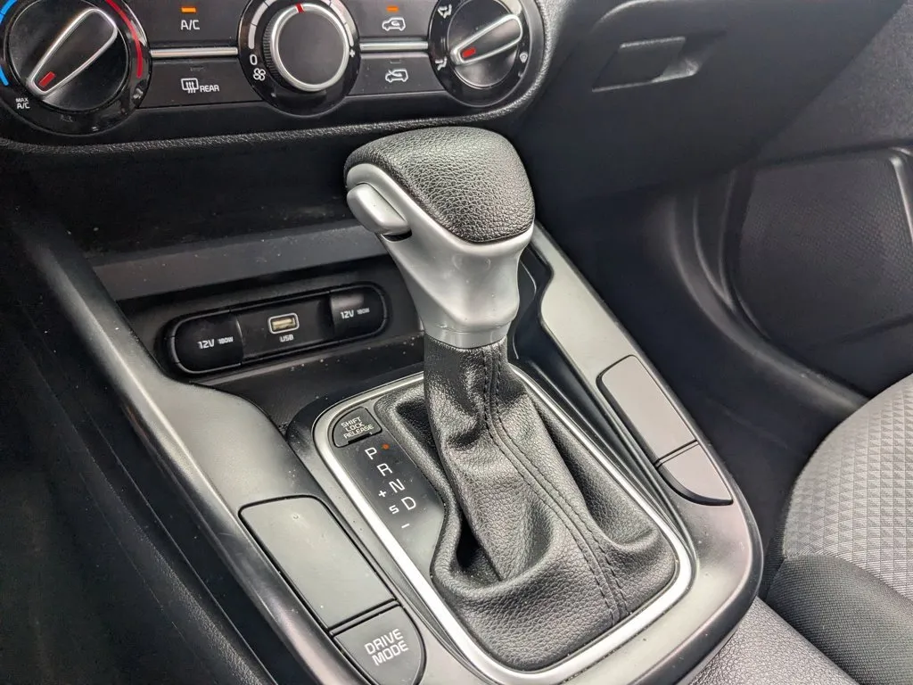 2025 Kia Soul LX thumbnail 18