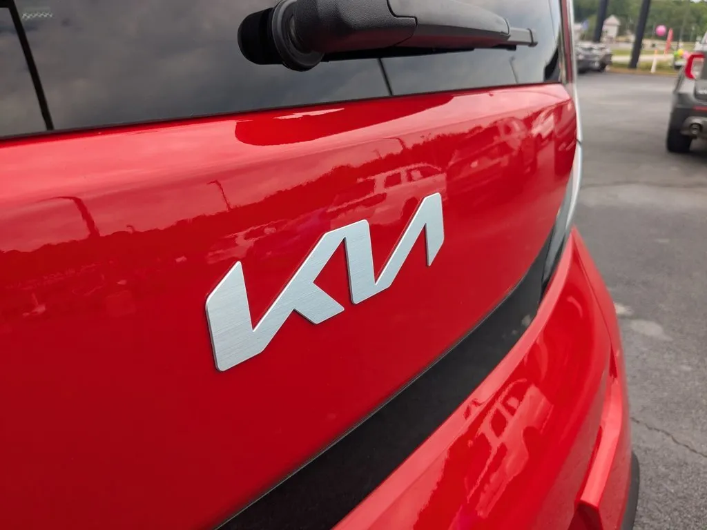 2025 Kia Soul LX thumbnail 27