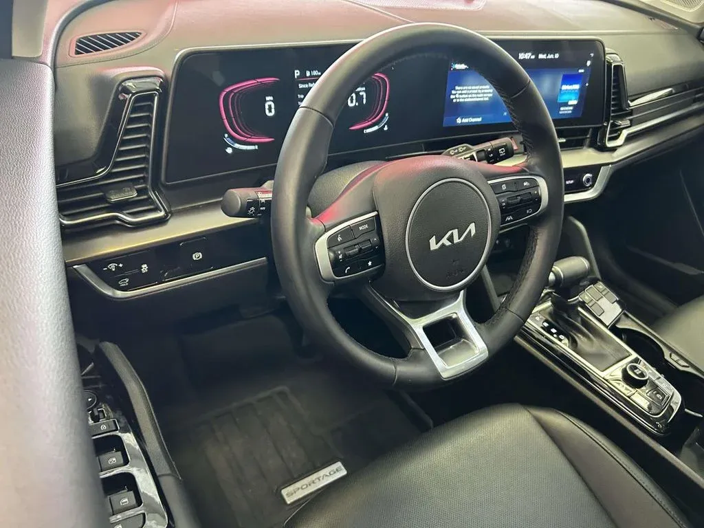 2025 Kia Sportage EX thumbnail 12