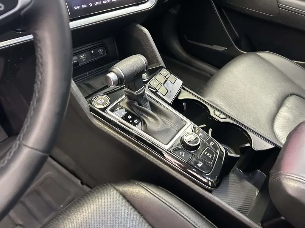 2025 Kia Sportage EX thumbnail 19