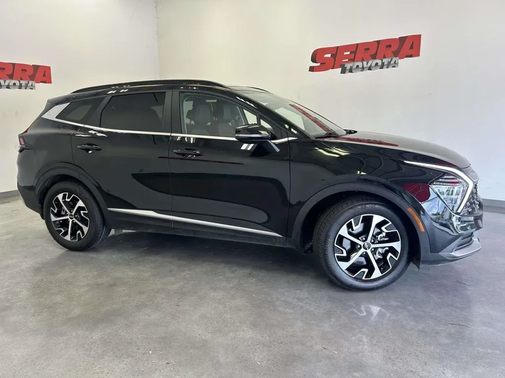 2025 Kia Sportage EX thumbnail 2