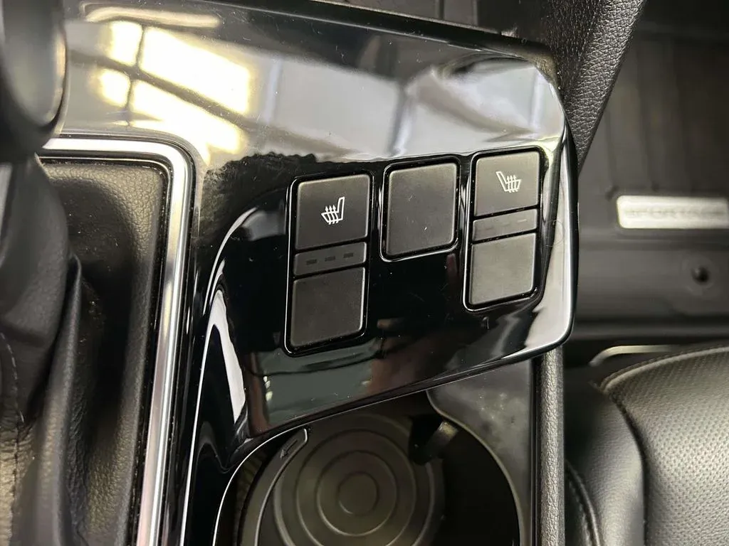2025 Kia Sportage EX thumbnail 22