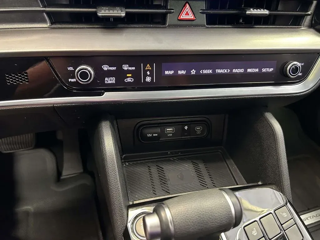2025 Kia Sportage EX thumbnail 24
