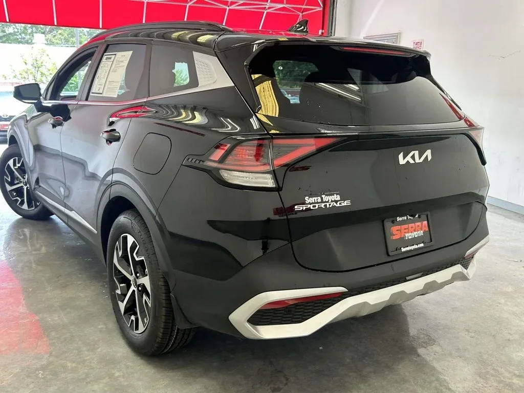 2025 Kia Sportage EX thumbnail 5