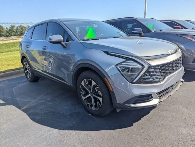 2025 Kia Sportage EX thumbnail 2
