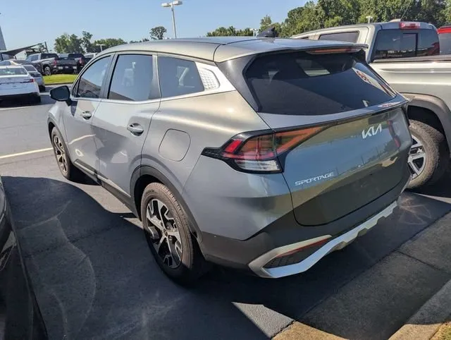 2025 Kia Sportage EX thumbnail 4