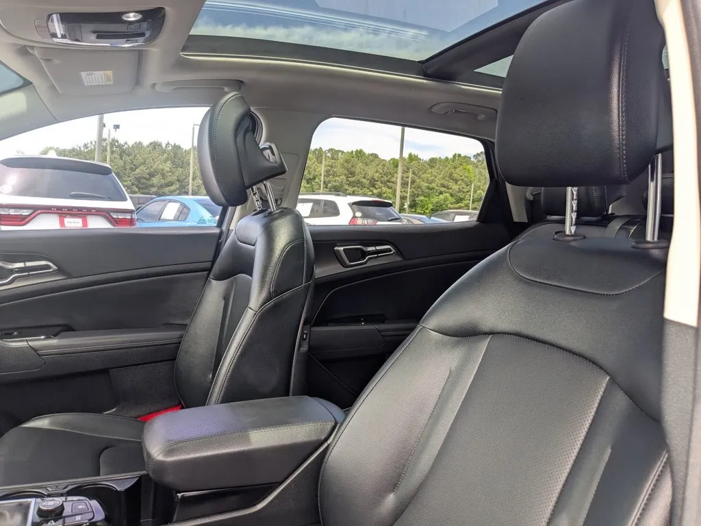 2025 Kia Sportage EX thumbnail 14
