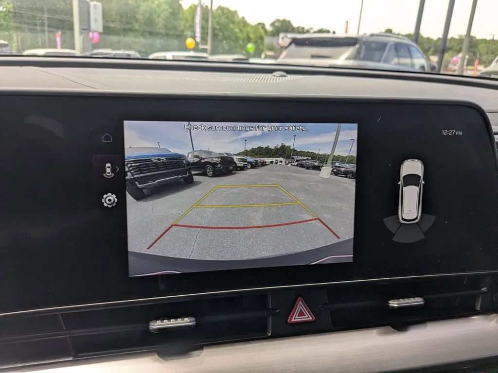 2025 Kia Sportage EX thumbnail 17