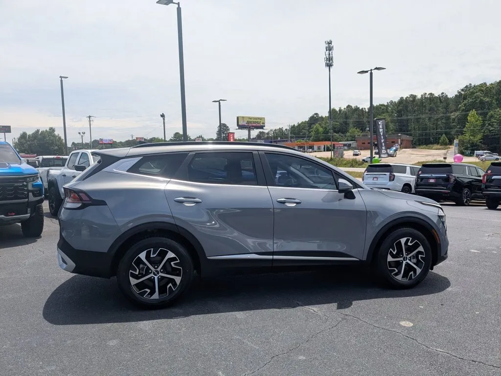 2025 Kia Sportage EX thumbnail 4