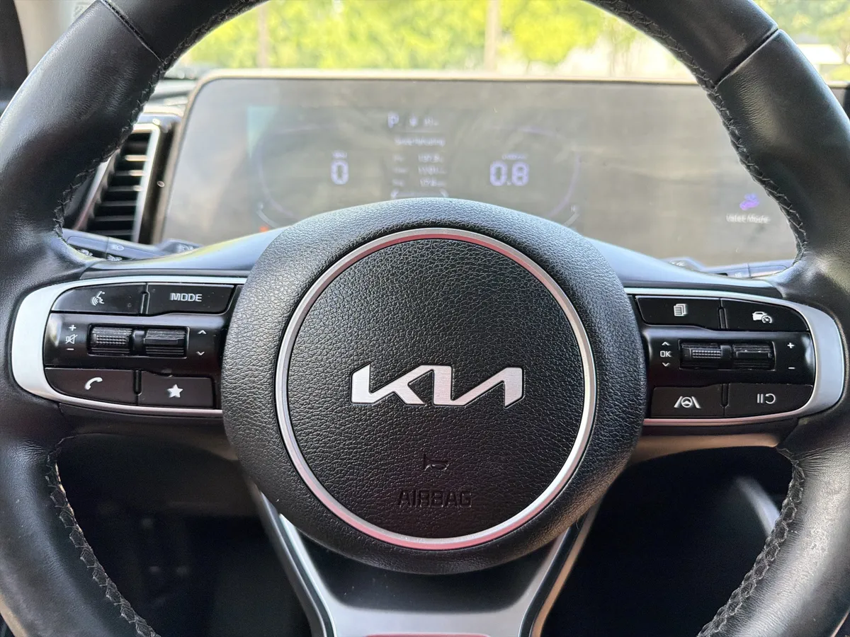 2025 Kia Sportage EX thumbnail 12