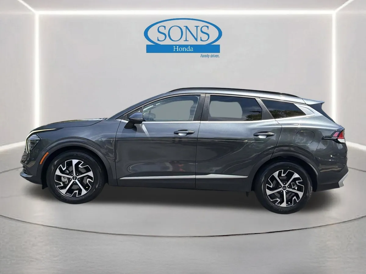 2025 Kia Sportage EX thumbnail 22