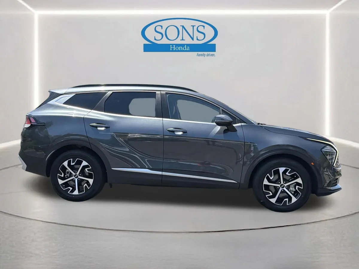 2025 Kia Sportage EX thumbnail 28
