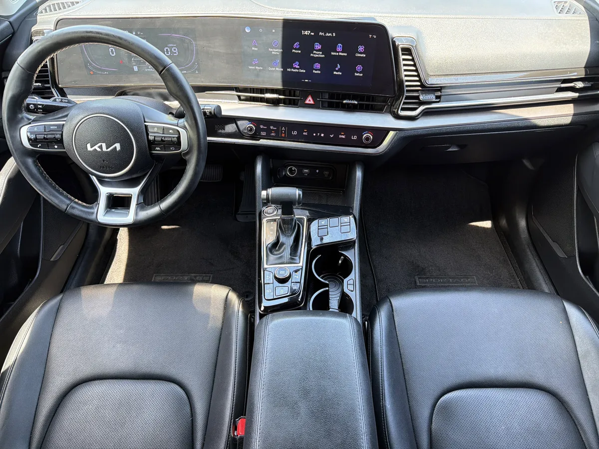 2025 Kia Sportage EX thumbnail 3