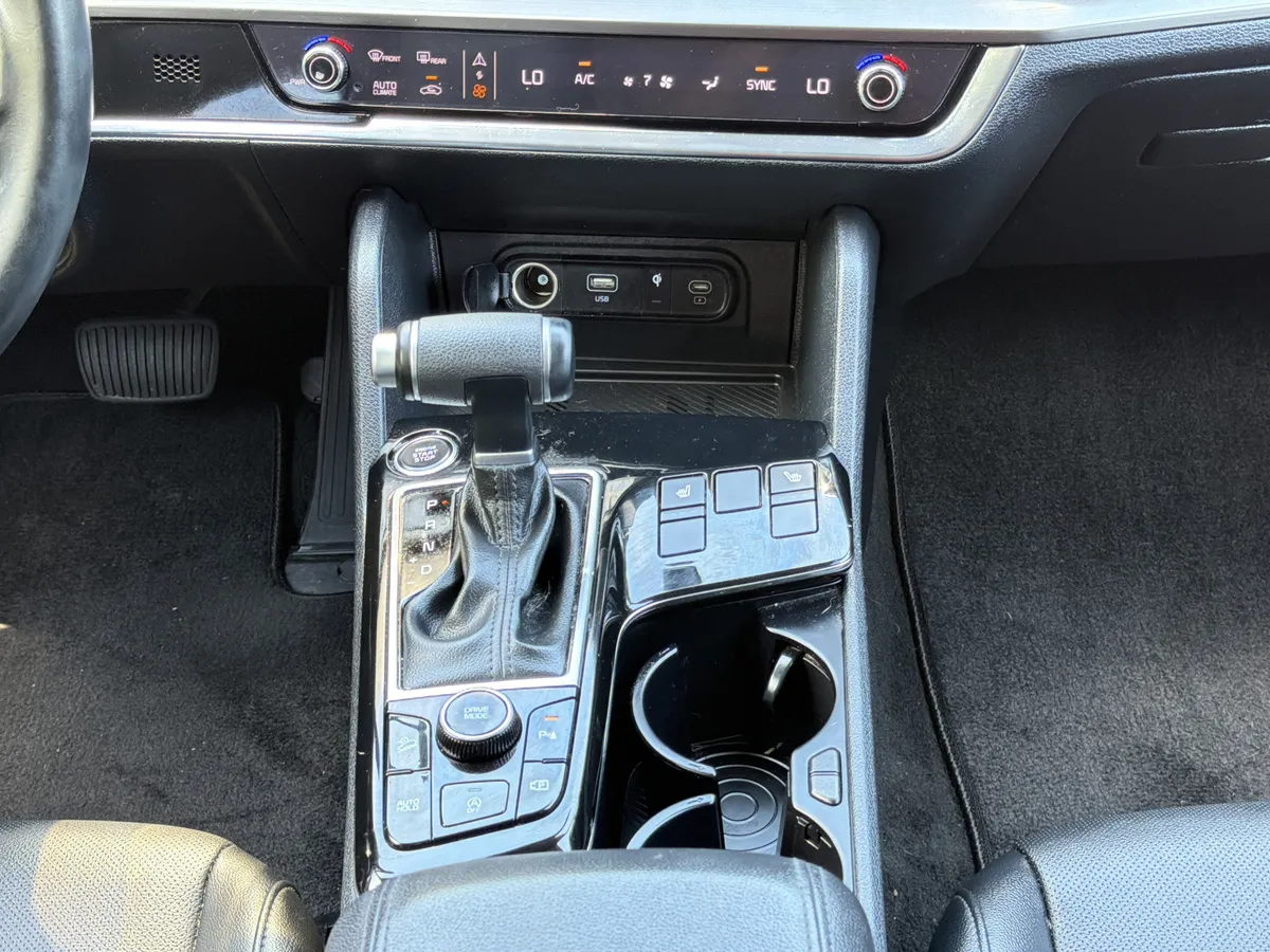2025 Kia Sportage EX thumbnail 5