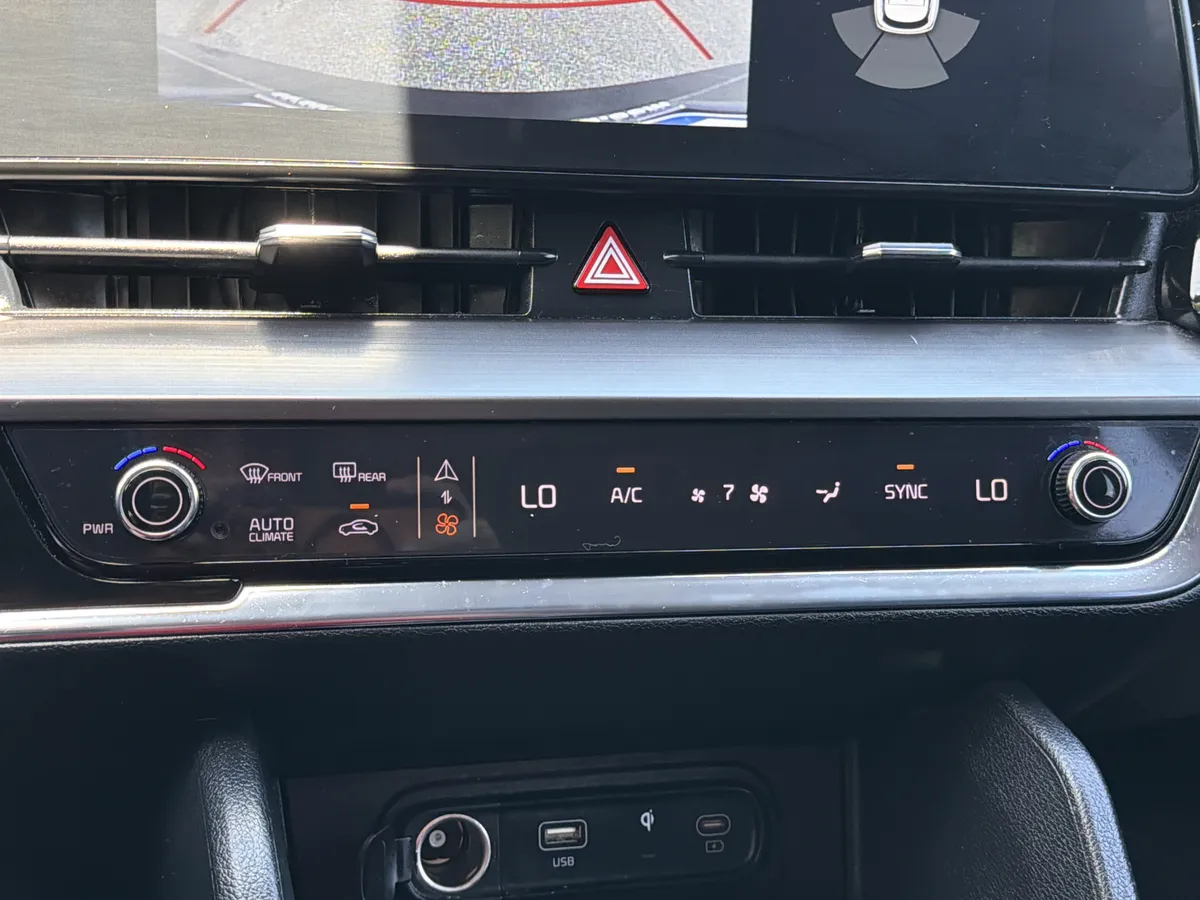 2025 Kia Sportage EX thumbnail 7