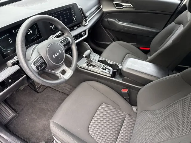 2025 Kia Sportage LX thumbnail 11