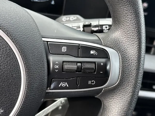 2025 Kia Sportage LX thumbnail 22