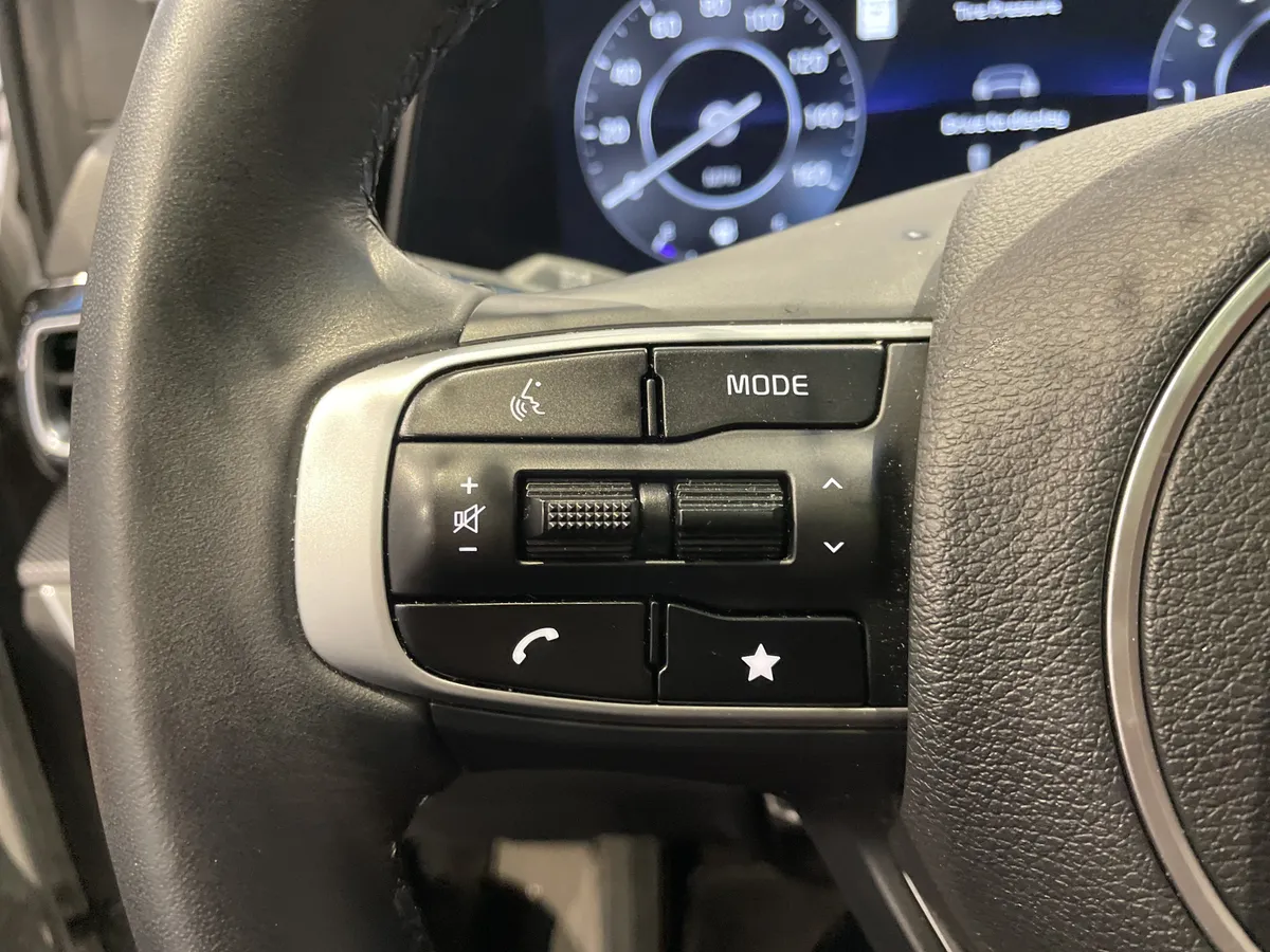 2025 Kia Sportage SX thumbnail 19