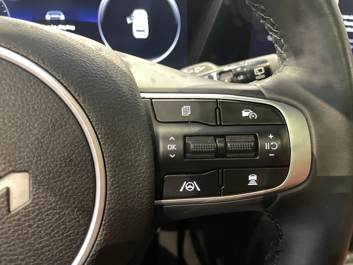2025 Kia Sportage SX thumbnail 20