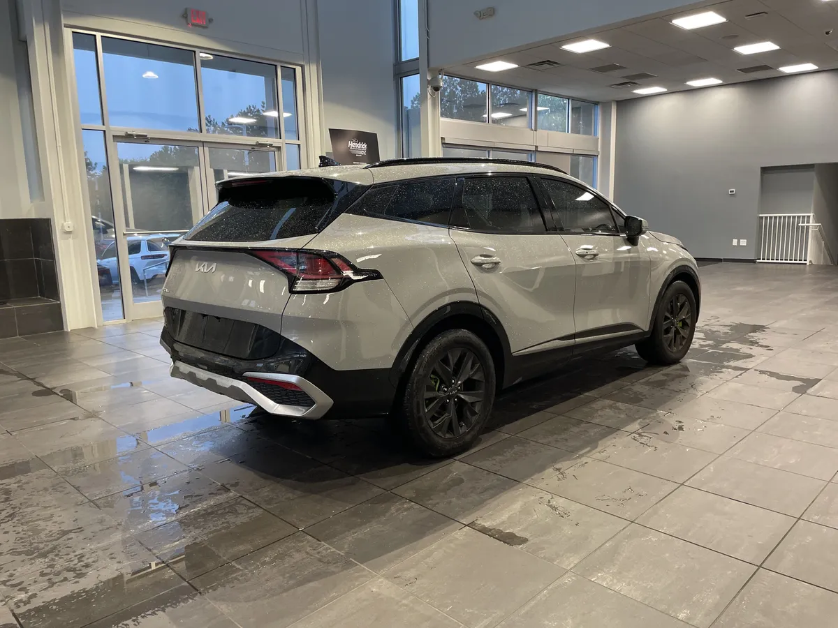 2025 Kia Sportage SX thumbnail 9
