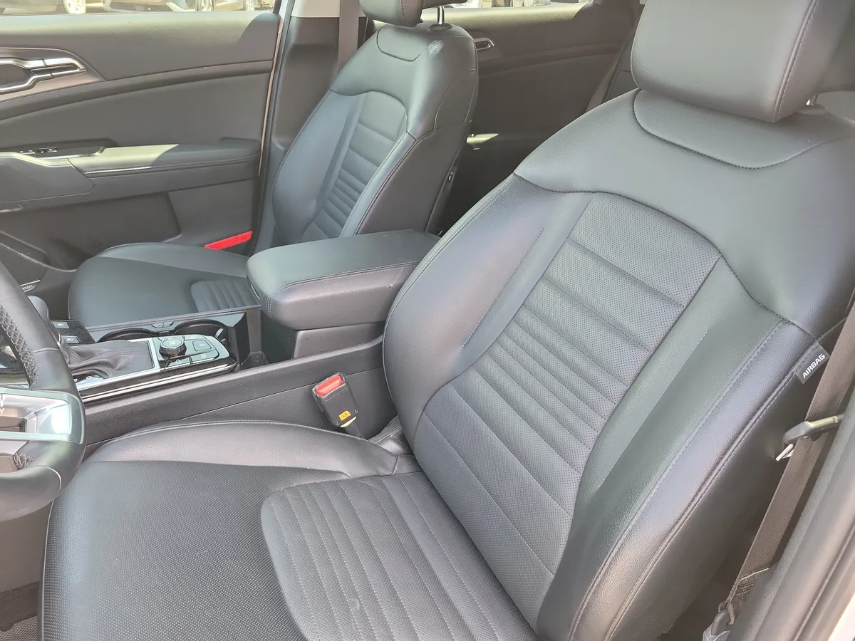 2025 Kia Sportage SX-Prestige thumbnail 10
