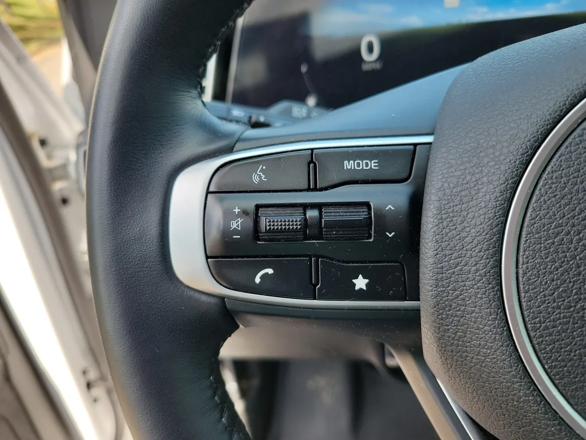 2025 Kia Sportage SX-Prestige thumbnail 19