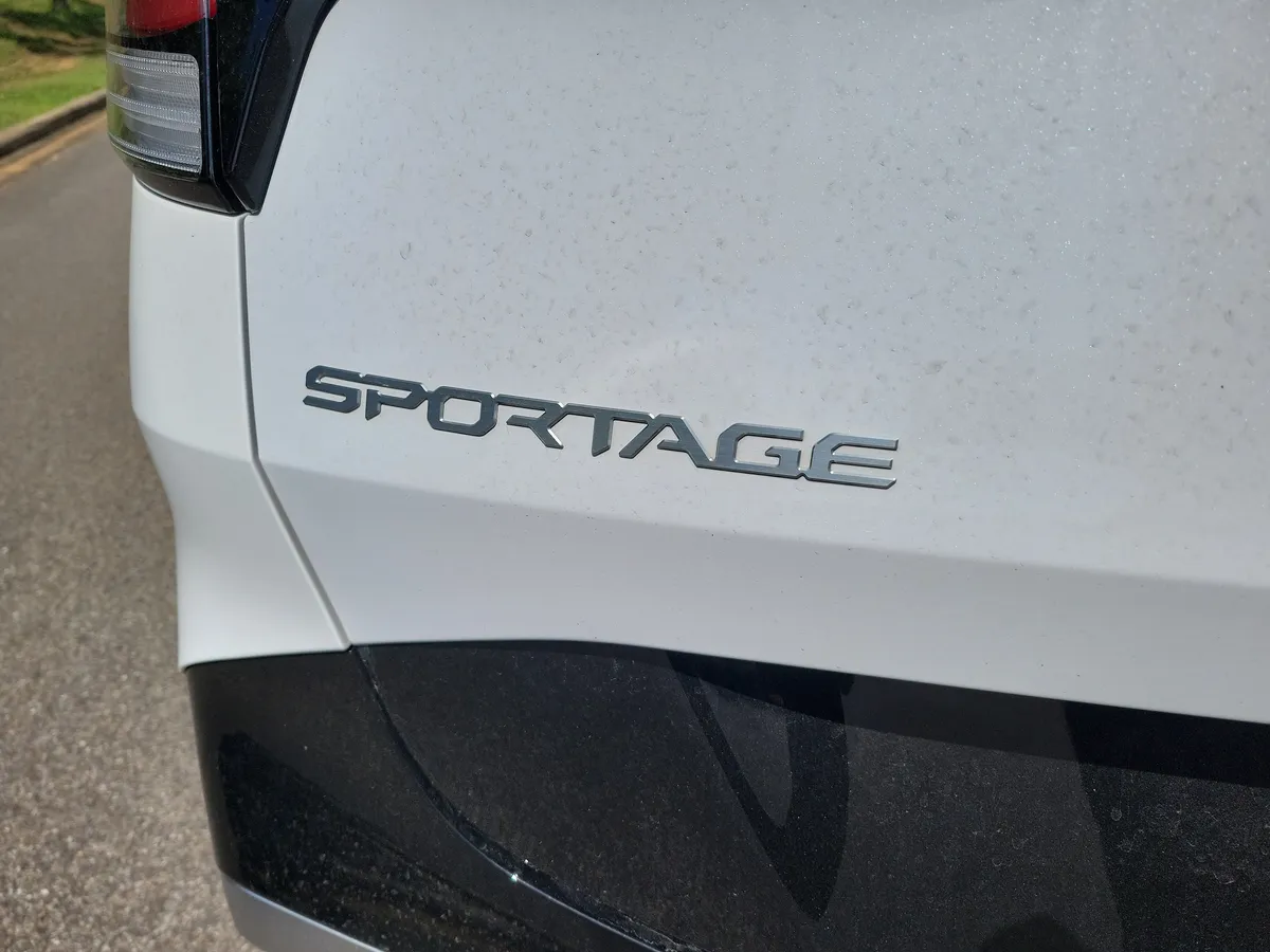 2025 Kia Sportage SX-Prestige thumbnail 26