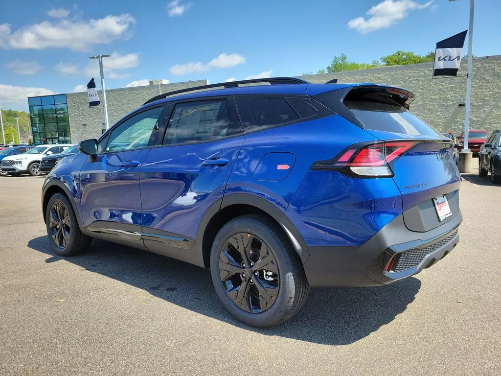 2025 Kia Sportage X-Line thumbnail 3